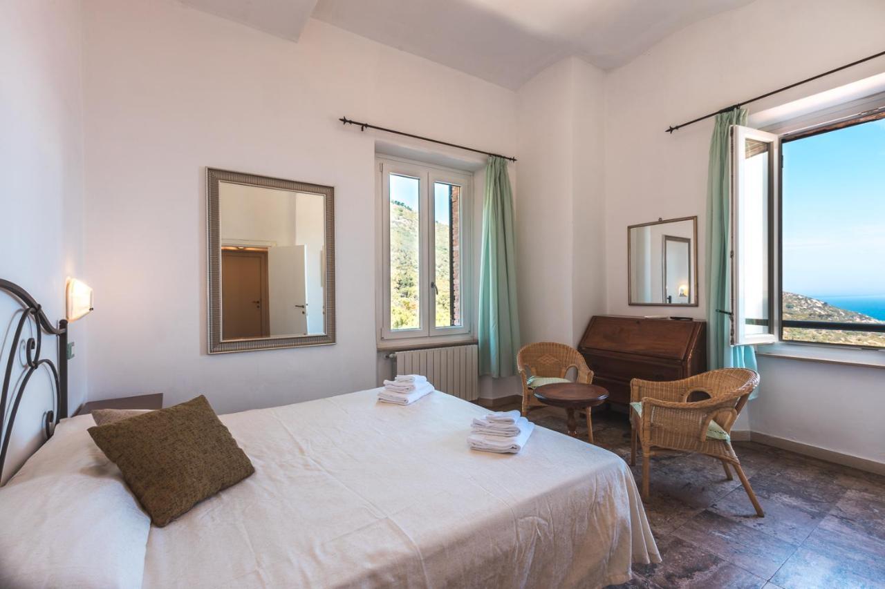 Hotel Castello Monticello Giglio Porto Bagian luar foto